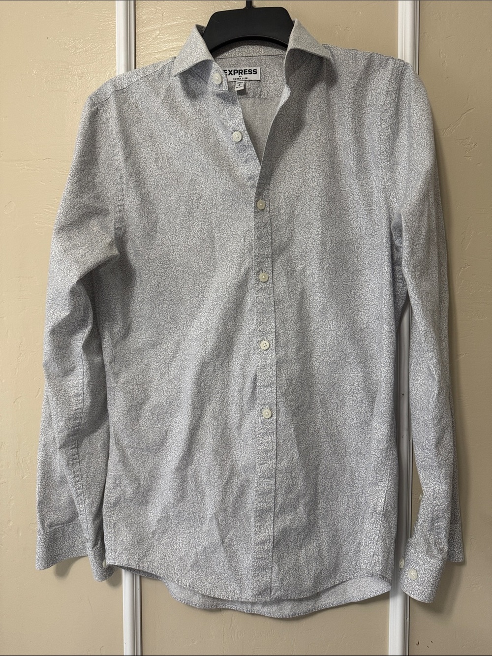 Express Men’s Light Gray Micro-Print Button-Up Shirt